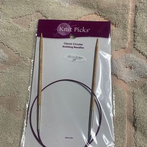 New knitting needle size 3.25